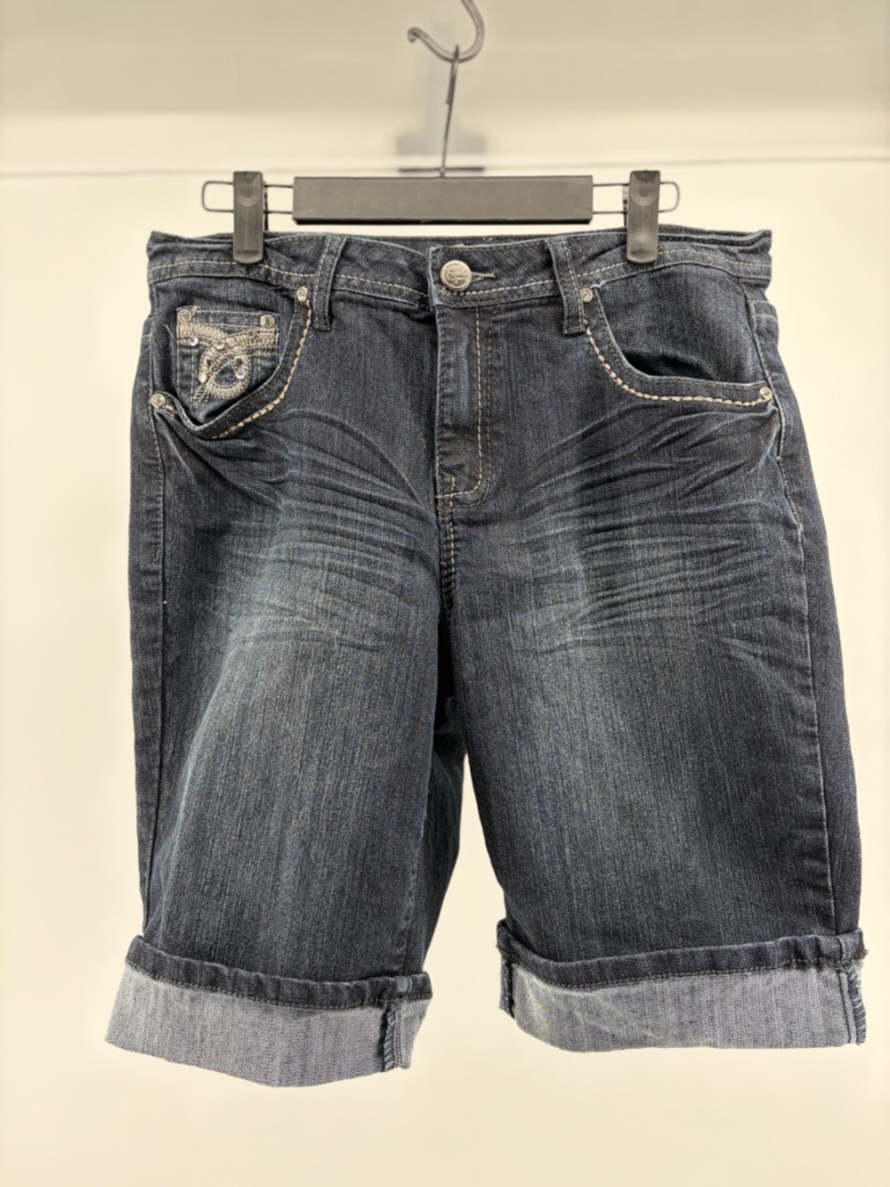 Earl Jean Embellished Denim Jean Shorts Cuffed Women's 12 Embroidery Pockets